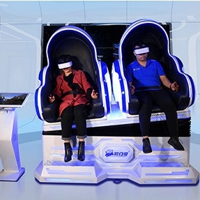 Διπλός προσομοιωτής εικονικής πραγματικότητας εδρών 2500W 9D αυγών VR για τη ζώνη VR